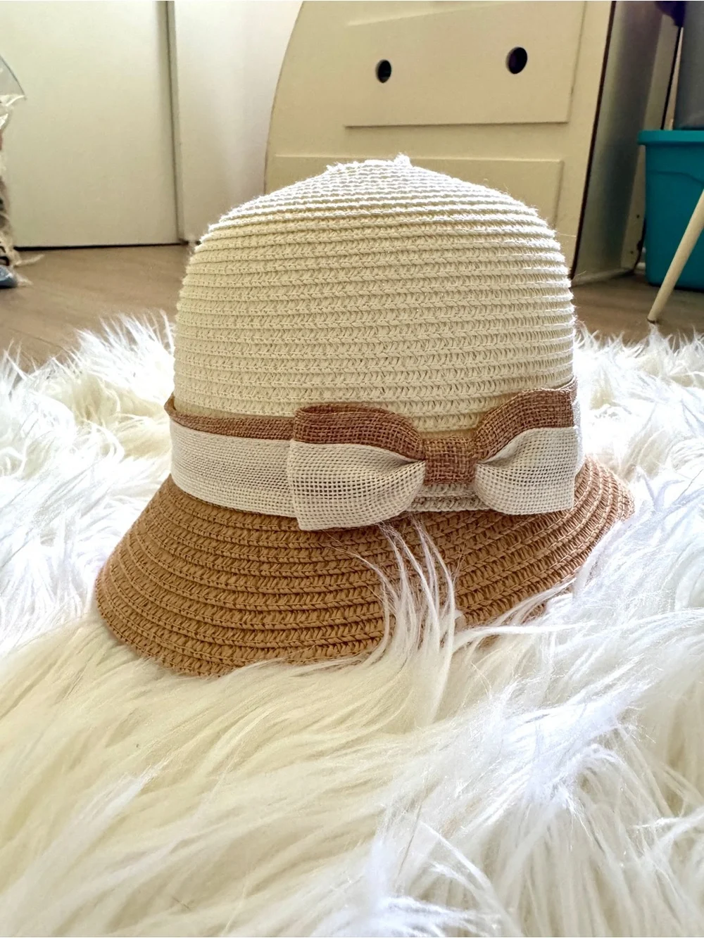 Cottagecore Two-Tone Raffia Sun Hat with Bow Accent - Cream & Tan
